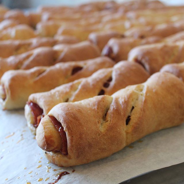Thinking about the holidays? Us too! Happy to think about holiday treats together 🎁💌 #rollingpepperoni #pepperonirolls #pghfood